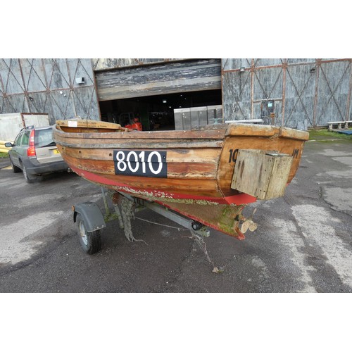 6097 - 1 x Classic Clinker boat with no drive system. This boat is approx 15ft long and is supplied with a ... 