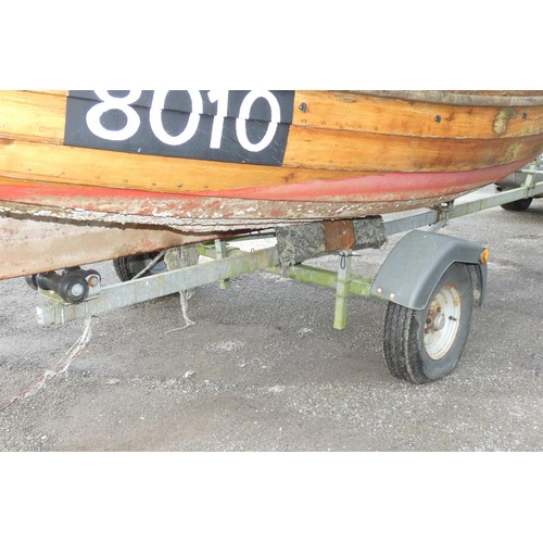 6097 - 1 x Classic Clinker boat with no drive system. This boat is approx 15ft long and is supplied with a ... 