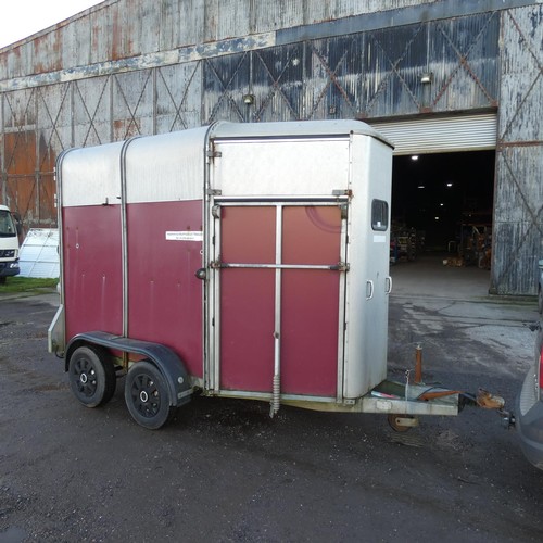 6099 - 1 x Ifor Williams horse trailer, type HB505R fitted with centre partition, breast bars and breaching... 