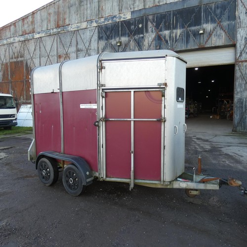 6099 - 1 x Ifor Williams horse trailer, type HB505R fitted with centre partition, breast bars and breaching... 