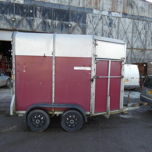 6099 - 1 x Ifor Williams horse trailer, type HB505R fitted with centre partition, breast bars and breaching... 