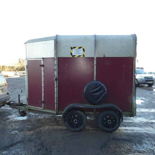 6099 - 1 x Ifor Williams horse trailer, type HB505R fitted with centre partition, breast bars and breaching... 