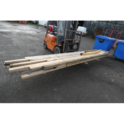 6143 - A quantity of timber comprising of approx 9.5cm x 4.5cm, lengths vary up to approx 460cm long - Top ... 