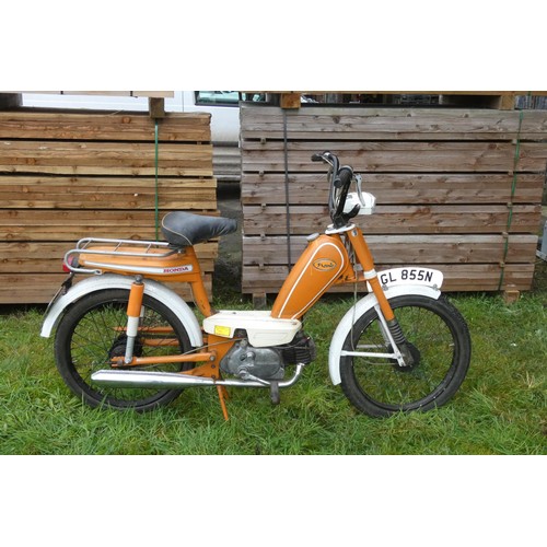 13 - Honda Novio 49cc moped,
Registration number: HGL 855N,
V5: Present,
Odometer reading: 1,926 miles,
D... 