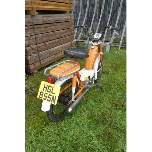 13 - Honda Novio 49cc moped,
Registration number: HGL 855N,
V5: Present,
Odometer reading: 1,926 miles,
D... 