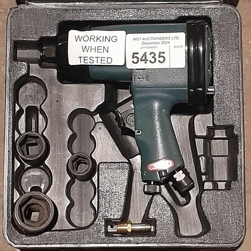 5435 - A Bosch 1/2 inch drive air impact wrench type 0 607 450 598 with 3 x standard impact sockets (17, 22... 