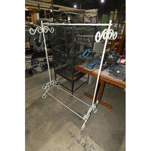 2055 - 1 x white metal clothes rail