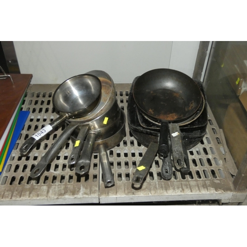 1043 - A quantity of various cooking pots, pans and skillets