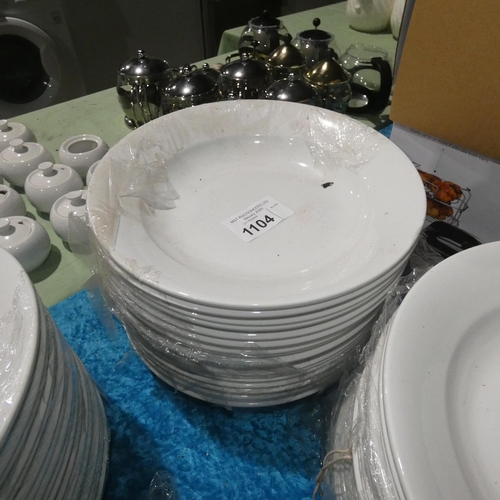 1104 - 20 large white dishes by Arcoroc Hotelware approx 30cm