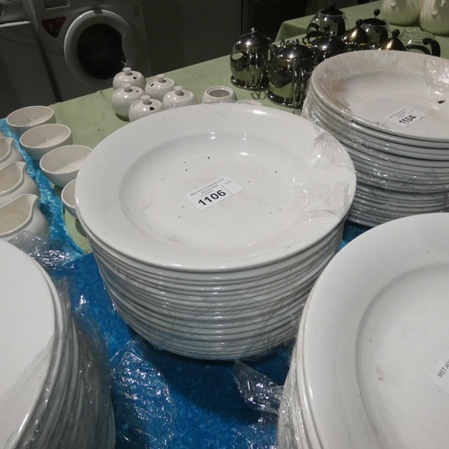 1106 - 20 large white dishes by Arcoroc Hotelware approx 30cm