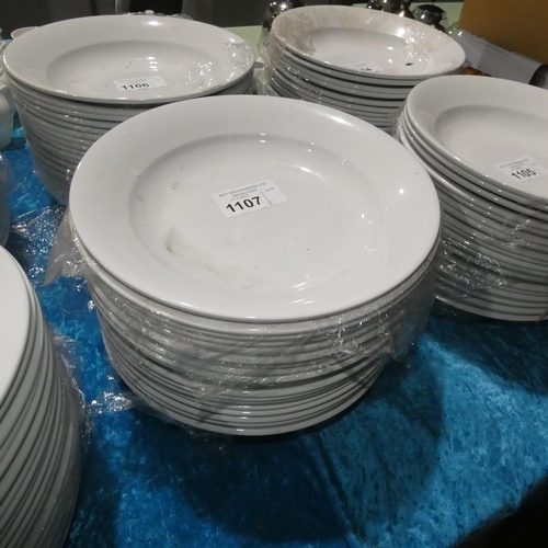 1107 - 20 large white dishes by Arcoroc Hotelware approx 30cm