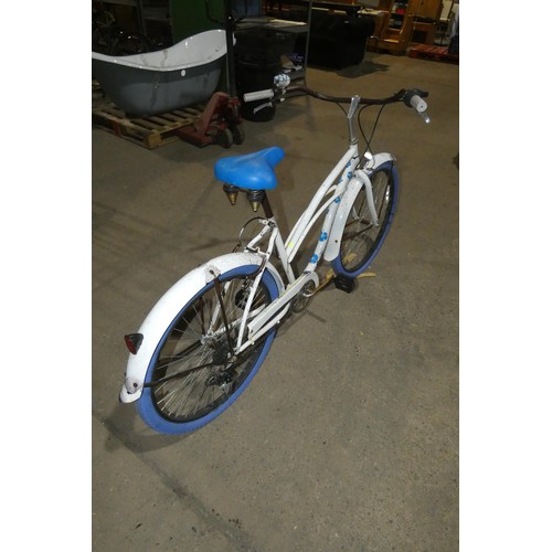 2112 - 1 x Beach Cruiser ladies bike