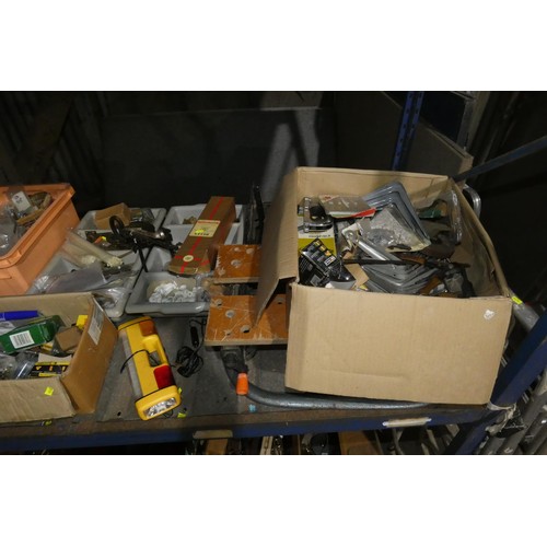 2021 - A quantity of various tools etc including a Black & Decker folding Workmate, a 12v inspection light,... 