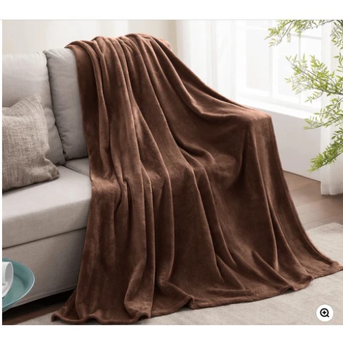 17 - 1 x Emmry waffle throw approx 150 x 200cm RRP £20 and a Moonlight brown throw approx 200 x 240cm