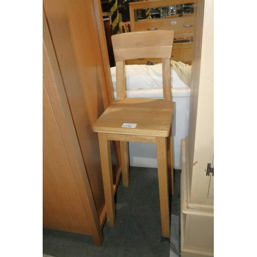 2138 - 1 x light Oak stool