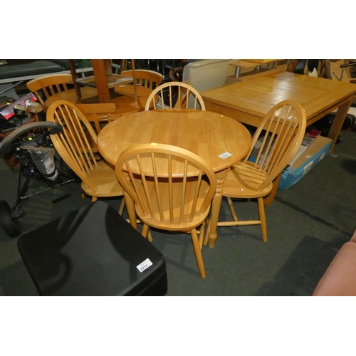 2215 - A round wooden dining table diameter approx 91cm and 4 x wooden dining chairs