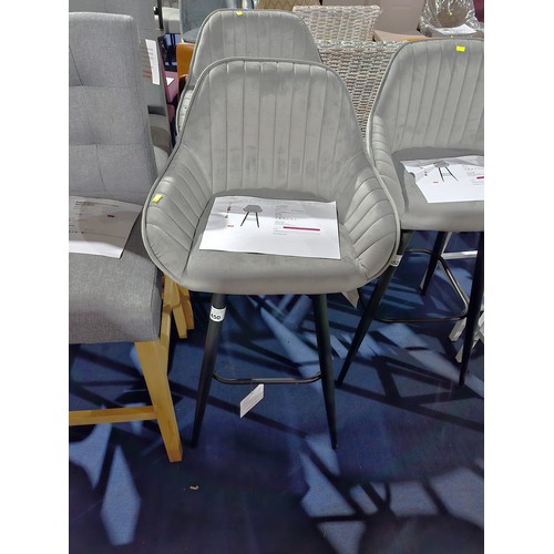 450 - 1 x Hennen grey upholstered 76cm bar stool RRP £72 - Already assembled