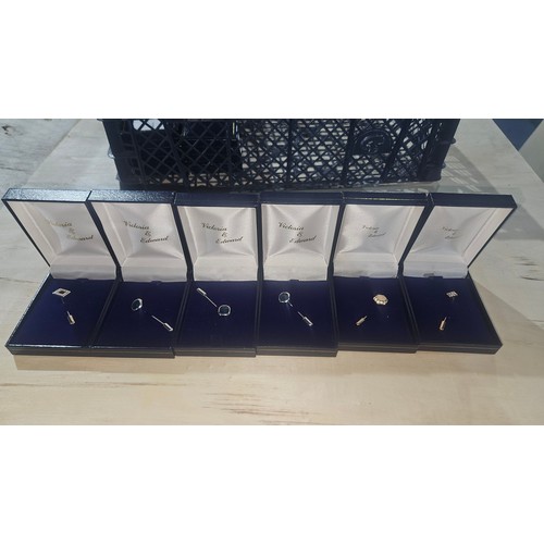 637 - 24 x various cravat pins in presentation boxes, avg price £10 each