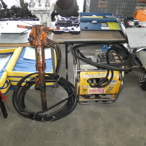 5138 - 1 x JCB Beaver III petrol engine hydraulic power pack with hoses and a Stanley hydraulic breaker con... 