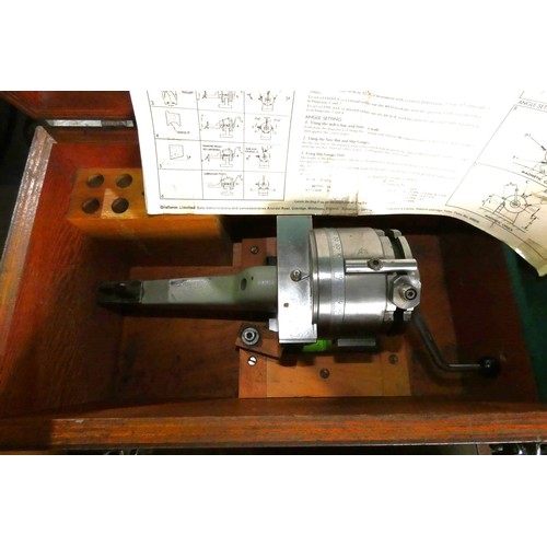 5112 - A Diaform grinding wheel tangent radius dresser supplied in a wooden case