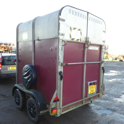 6995 - 1 x Ifor Williams horse trailer, type HB505R fitted with centre partition, breast bars and breaching... 