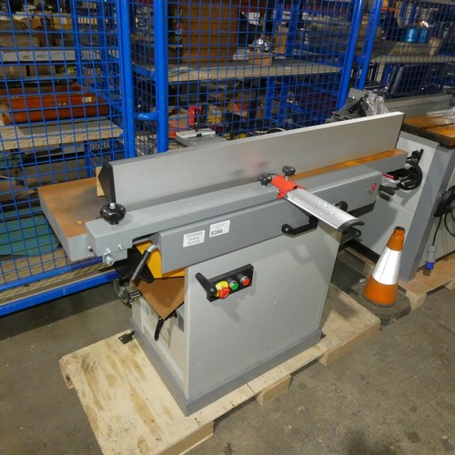 5366 - 1 x Professional AP310SPT spiral block planer thicknesser 240v (SP00113) No finger catch, tables are... 