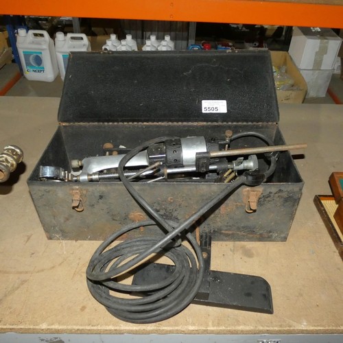 5505 - A vintage Winona Intheblock crankshaft grinder 250v supplied in a metal case with various accessorie... 