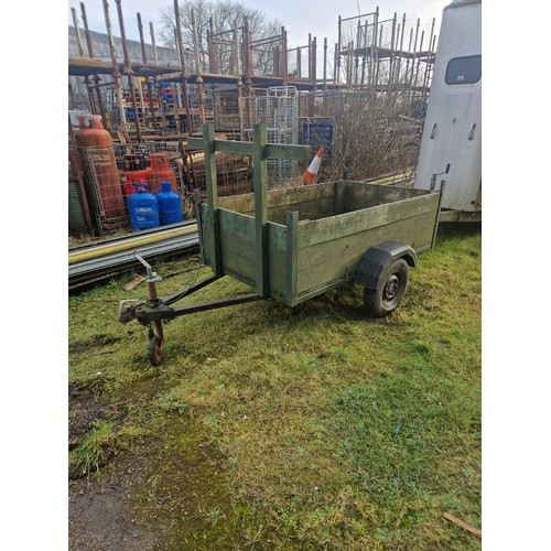 6992 - A single axle, un-braked  trailer, no make or model visible, the body measures approx 183cm long x 1... 