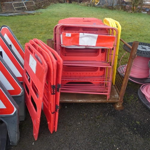 7006 - A quantity of various utility barriers, contents of 1 stillage (stillage not included)