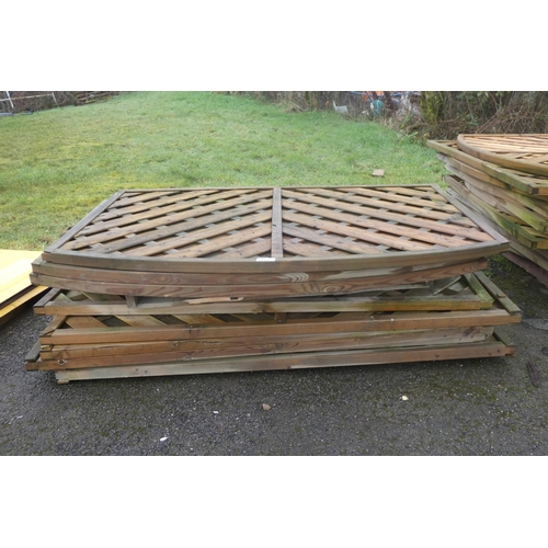 7010 - 9 x wooden fence panels to include 6 at approx 180cm L x 120cm H and 3 at approx 180cm L x 150cm H