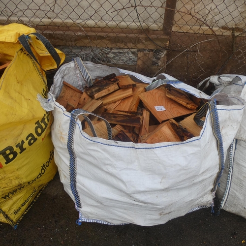 7019 - 1 x dumpy bag containing a quantity of various wood offcuts