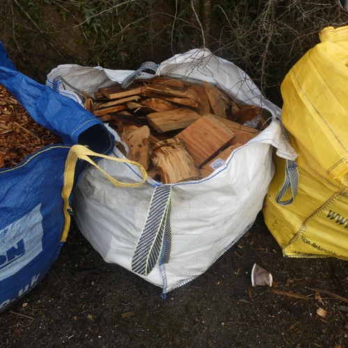 7023 - 1 x dumpy bag containing a quantity of various wood offcuts