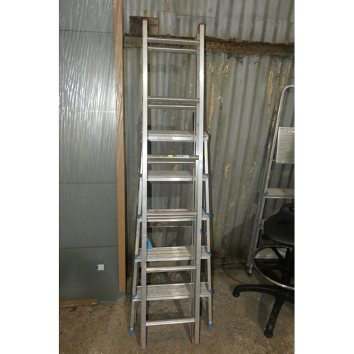 6007 - 1 x small double extending aluminium ladder (2 x 6 rung), 1 aluminium step ladder and 1 x wooden ste... 