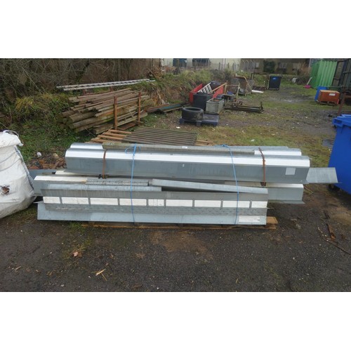 7028 - 1 x pallet containing a quantity of various metal lintels, sizes vary up to approx 400 cm long