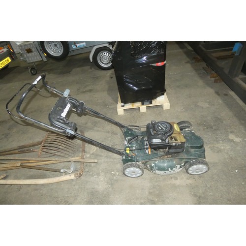 5371 - 1 x Bolens self propelled petrol engine lawn mower