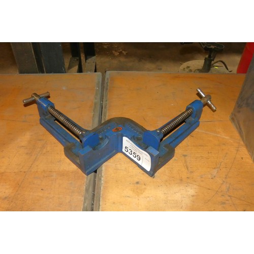 5359 - A Woden C801 blue metal corner clamp