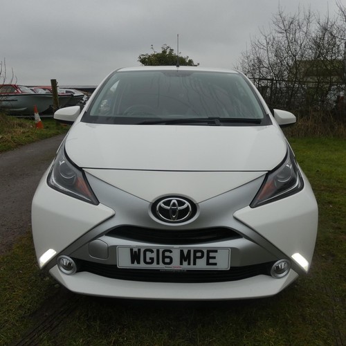 10 - Toyota Aygo X-Pure VVT-I,
Registration number: WG16 MPE,
V5: Present with lots of service history
Od... 