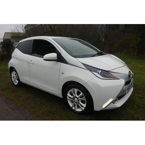 10 - Toyota Aygo X-Pure VVT-I,
Registration number: WG16 MPE,
V5: Present with lots of service history
Od... 