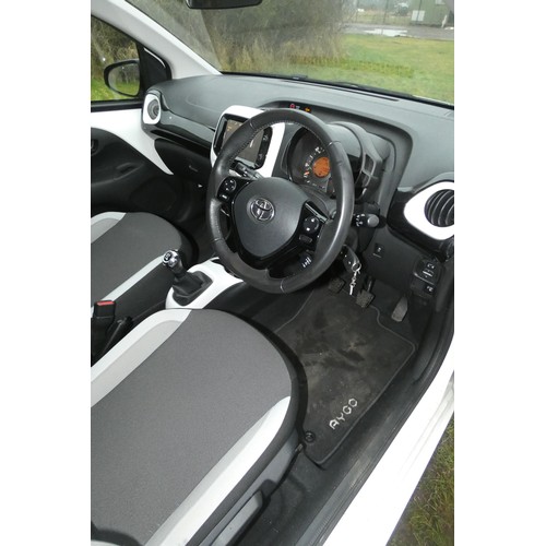 10 - Toyota Aygo X-Pure VVT-I,
Registration number: WG16 MPE,
V5: Present with lots of service history
Od... 