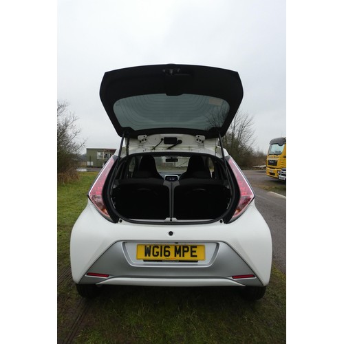 10 - Toyota Aygo X-Pure VVT-I,
Registration number: WG16 MPE,
V5: Present with lots of service history
Od... 