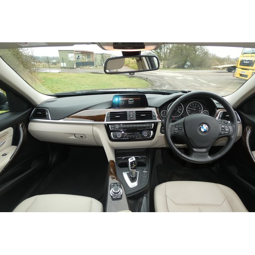 13 - BMW 320i SE Auto,
Registration number: EA65 LVH,
V5: Not present,
Odometer reading: 31,119 miles,
Da... 