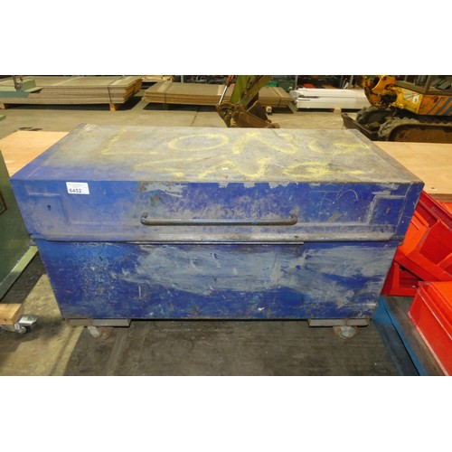 6452 - 1 x blue metal tool security storage box with hinged top, wheels and forklift channel below approx 1... 