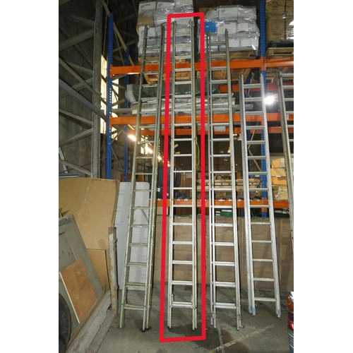 6469 - A Gravity double extending aluminium ladder (2 x 18 rung)