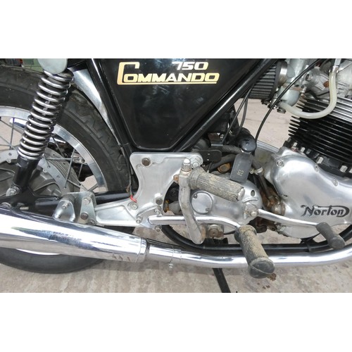 22 - Norton Commando 750 1973,
Registration number: PUM 45M,
V5 present with some old MoTs, and Haynes Ma... 