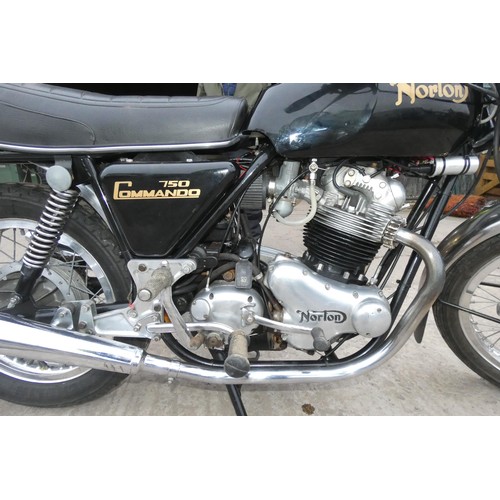 22 - Norton Commando 750 1973,
Registration number: PUM 45M,
V5 present with some old MoTs, and Haynes Ma... 