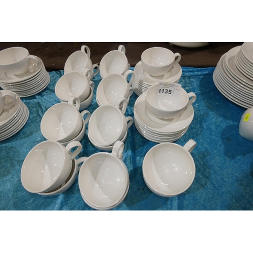 1135 - 20 x white cups and saucers by Steelite type Albalite