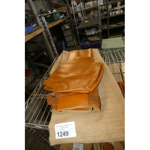 1249 - A leather waist half apron with pouch by Stalwart crafts