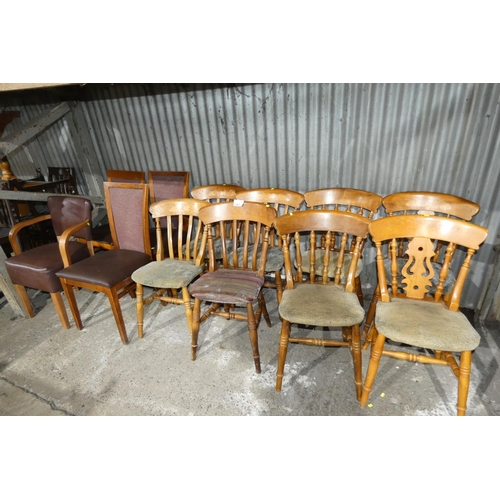 1263 - A quantity of various pub restaurant chairs, most require reupholstering