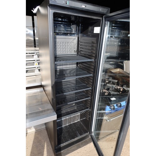 1004 - A commercial tall black display fridge by Tefcold type CEV425-i - tested working trade