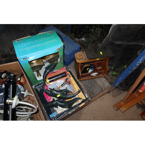 2014 - A quantity of various items including 2 x Queensbury outdoor wall lanterns, a shoe cleaning kit, gla... 